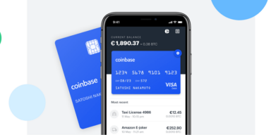 Coinbase Kreditkarte und Coinbase App auf einem Smartphone