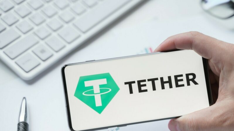 Tether Logo auf Smartphone