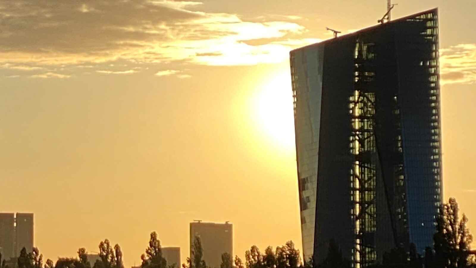 Skyline ECB soleil du soir