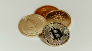 Nach Crash: Wieso BTC jetzt trotz erneutem Handelskonflikt steigt Titelbild