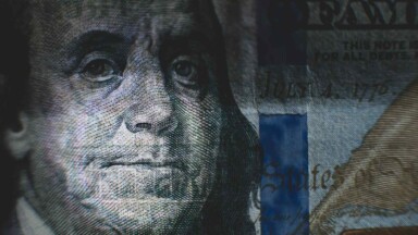 Trump erzwingt Zinssenkung: FED-Chef Powell fürchtet Verhaftung Titelbild