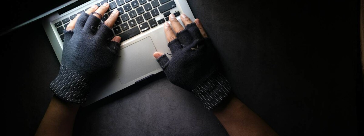hände auf computertastatur symbolbild hacker